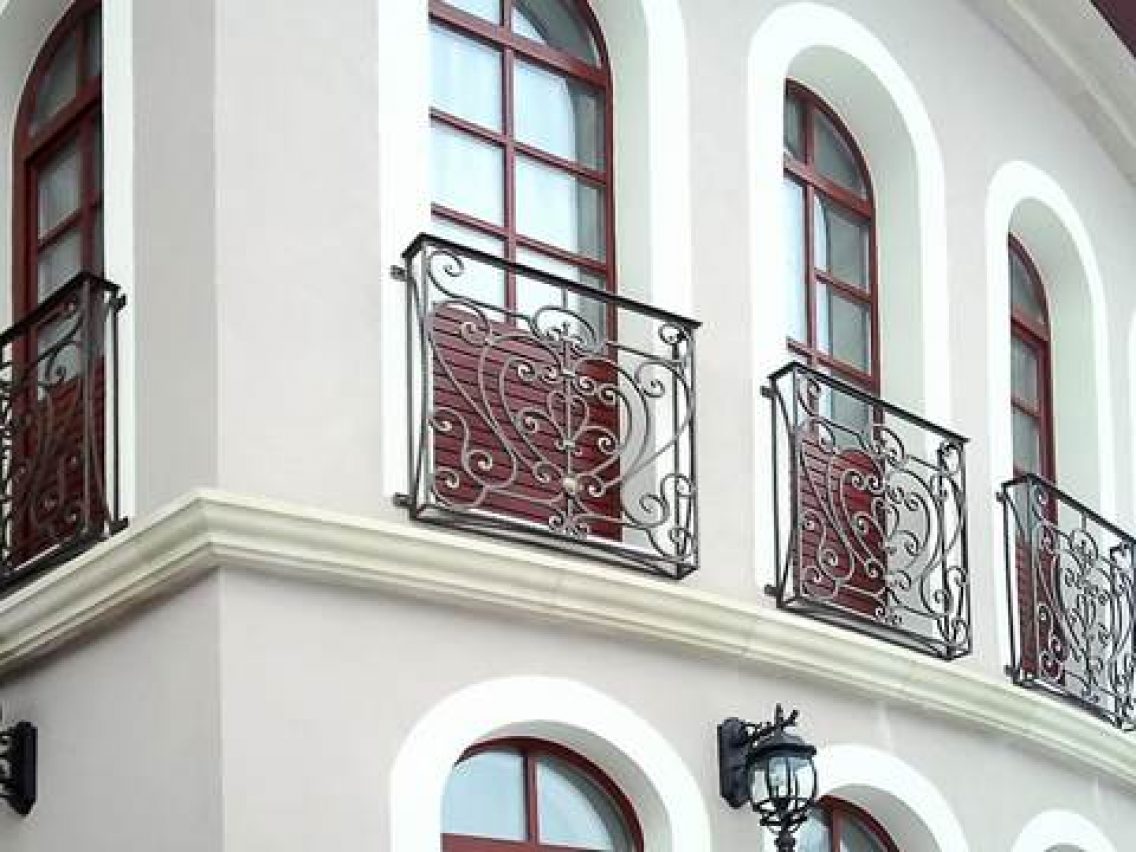 francezskie-kovannye-balkony-01