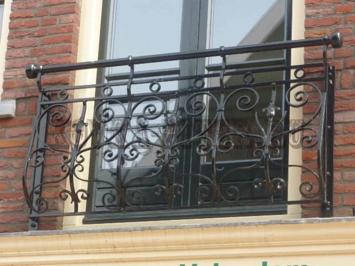 francezskie-kovannye-balkony-02