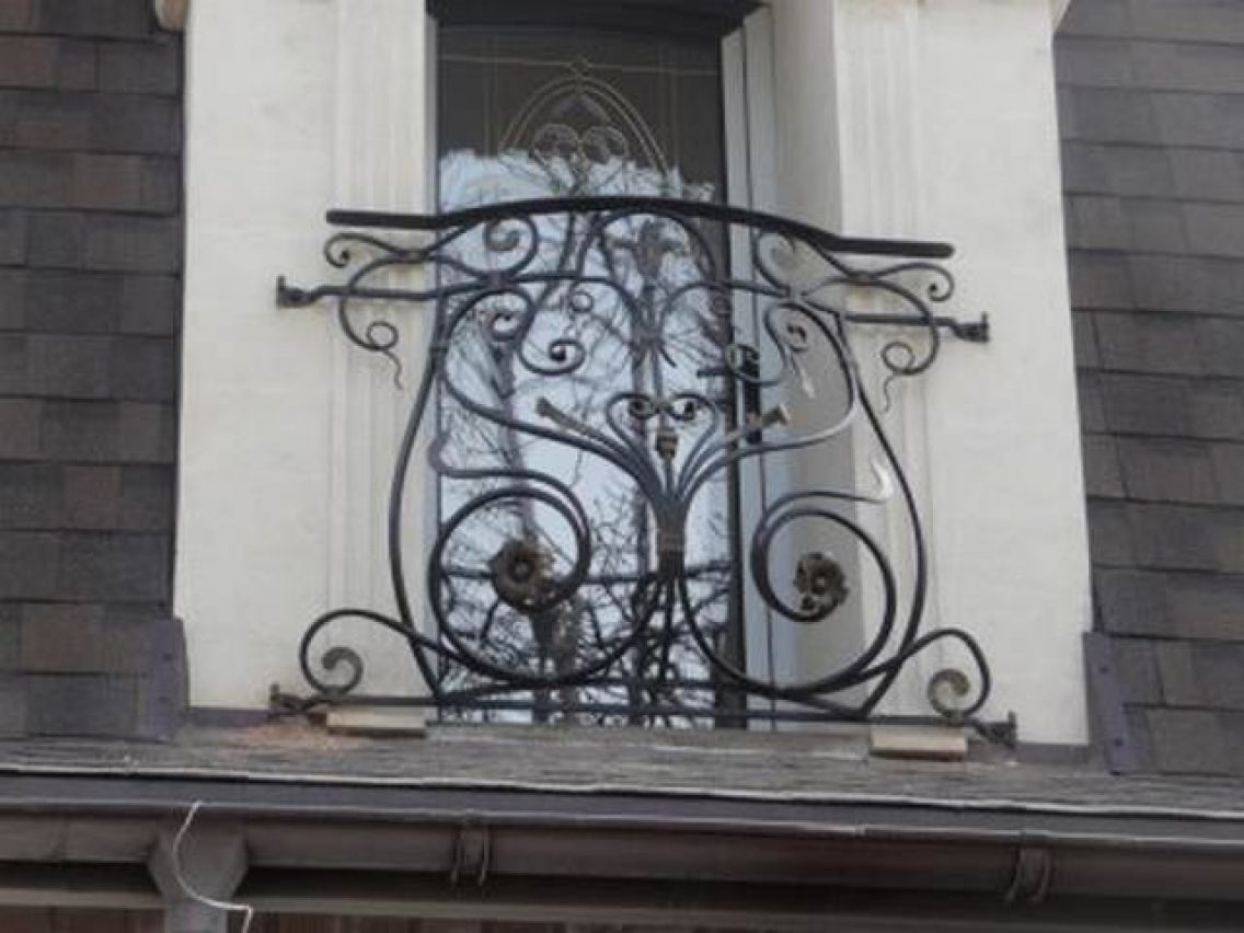 francezskie-kovannye-balkony-05