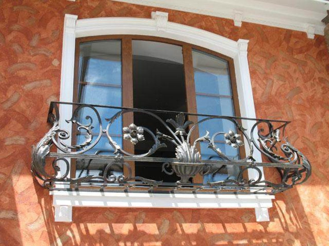 francezskie-kovannye-balkony-11