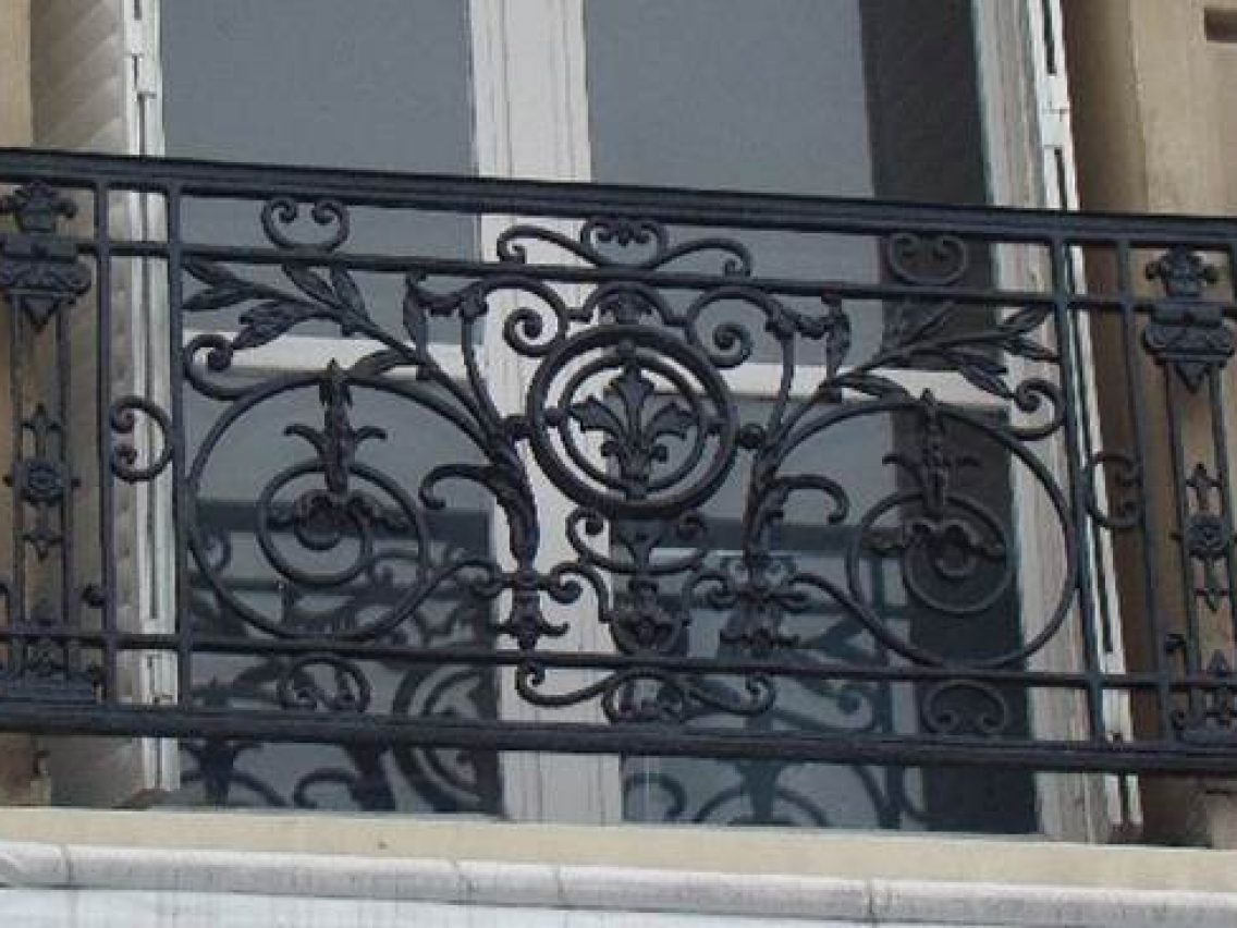 francezskie-kovannye-balkony-12