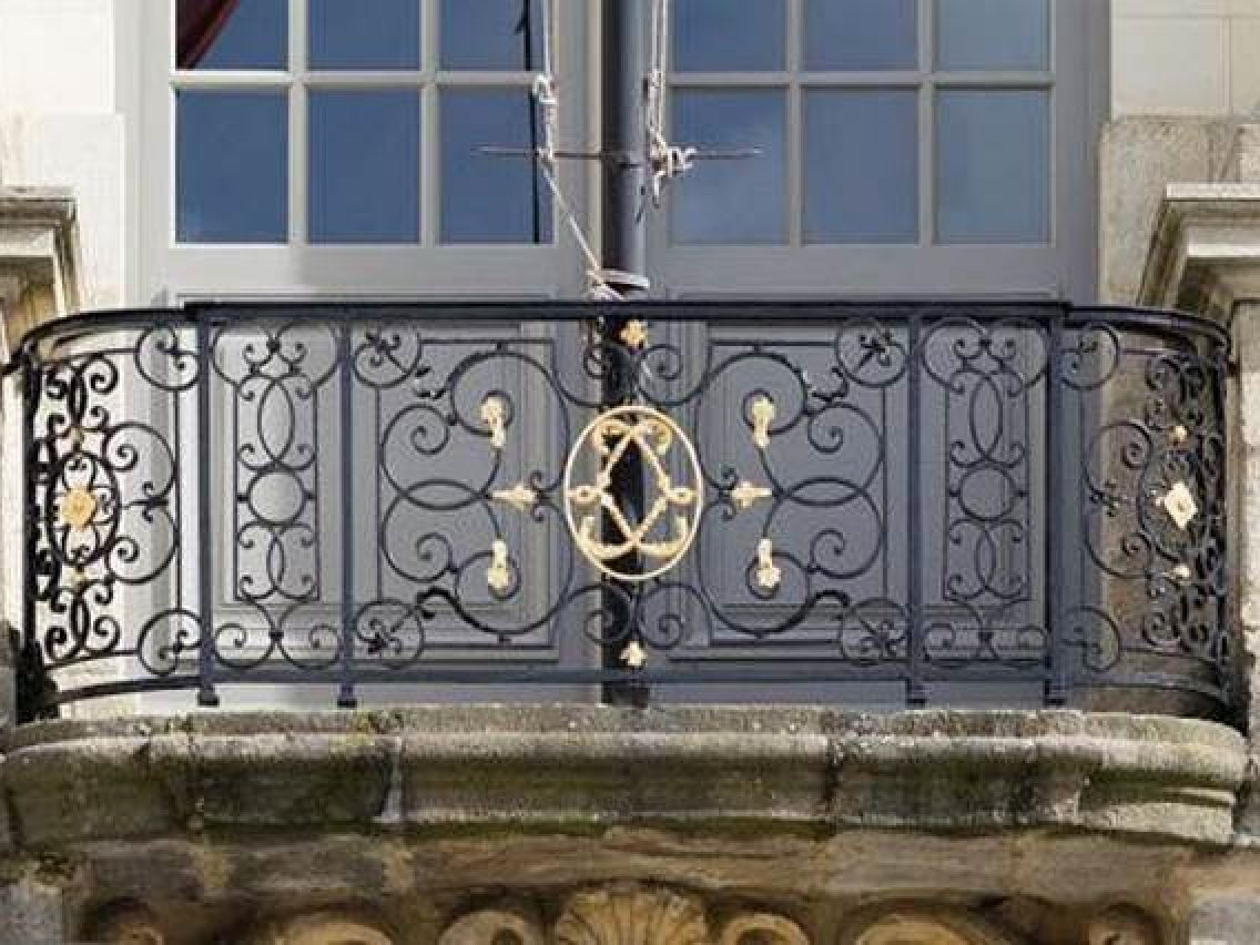 francezskie-kovannye-balkony-22